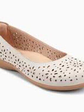 Good Choice Beige Perforated Floral Slip-On Ballet Flats 9.5M